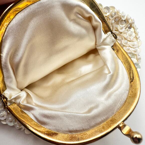 Vtg Ivory Silk Bead Sequin Gold Kiss Lock Coin Purse Wallet Handmade Hong Kong - Picture 4 of 5